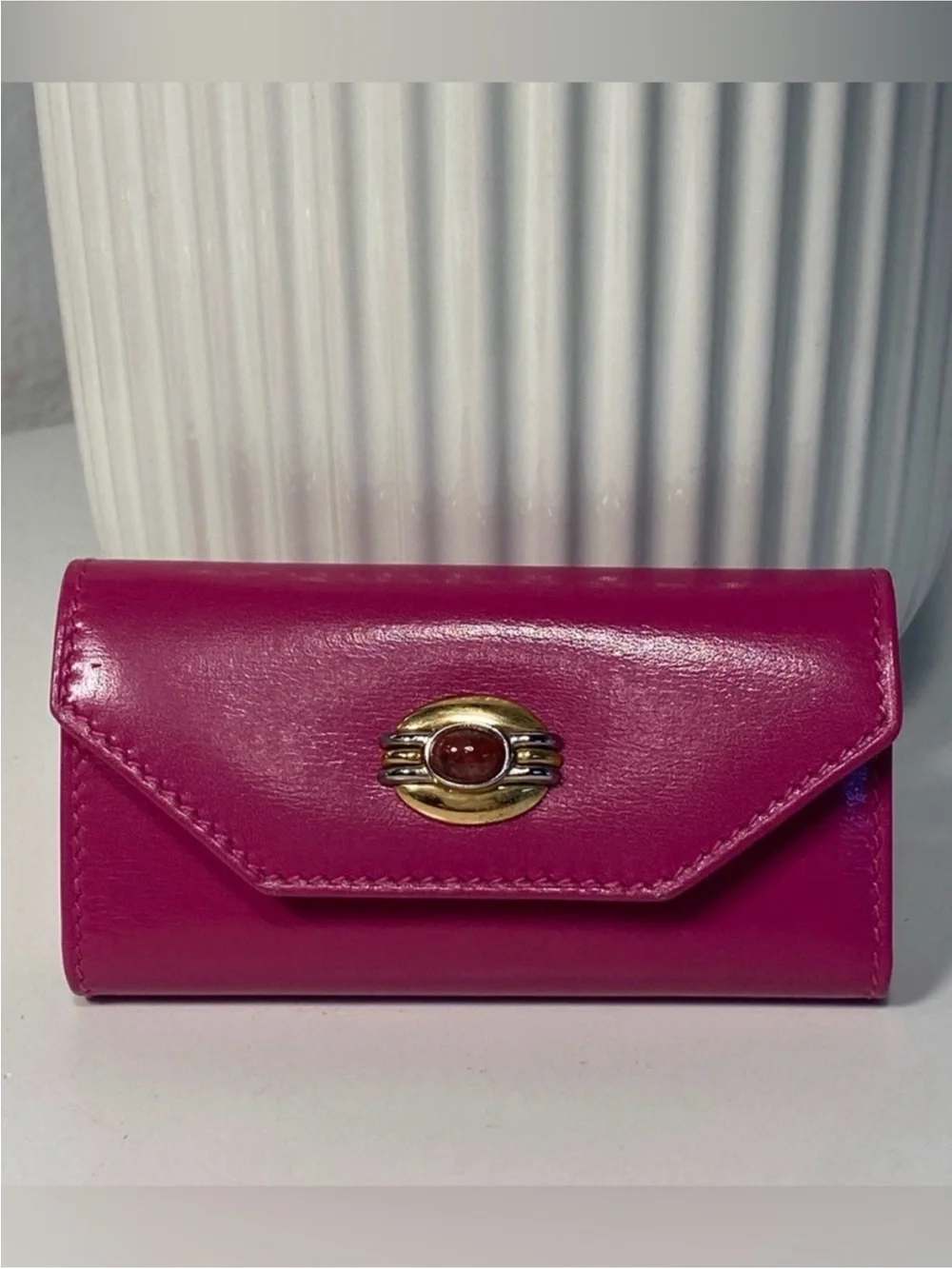 Gucci Fuchsia Leather cabochon Card Case with Gold-Tone Emblem vintage